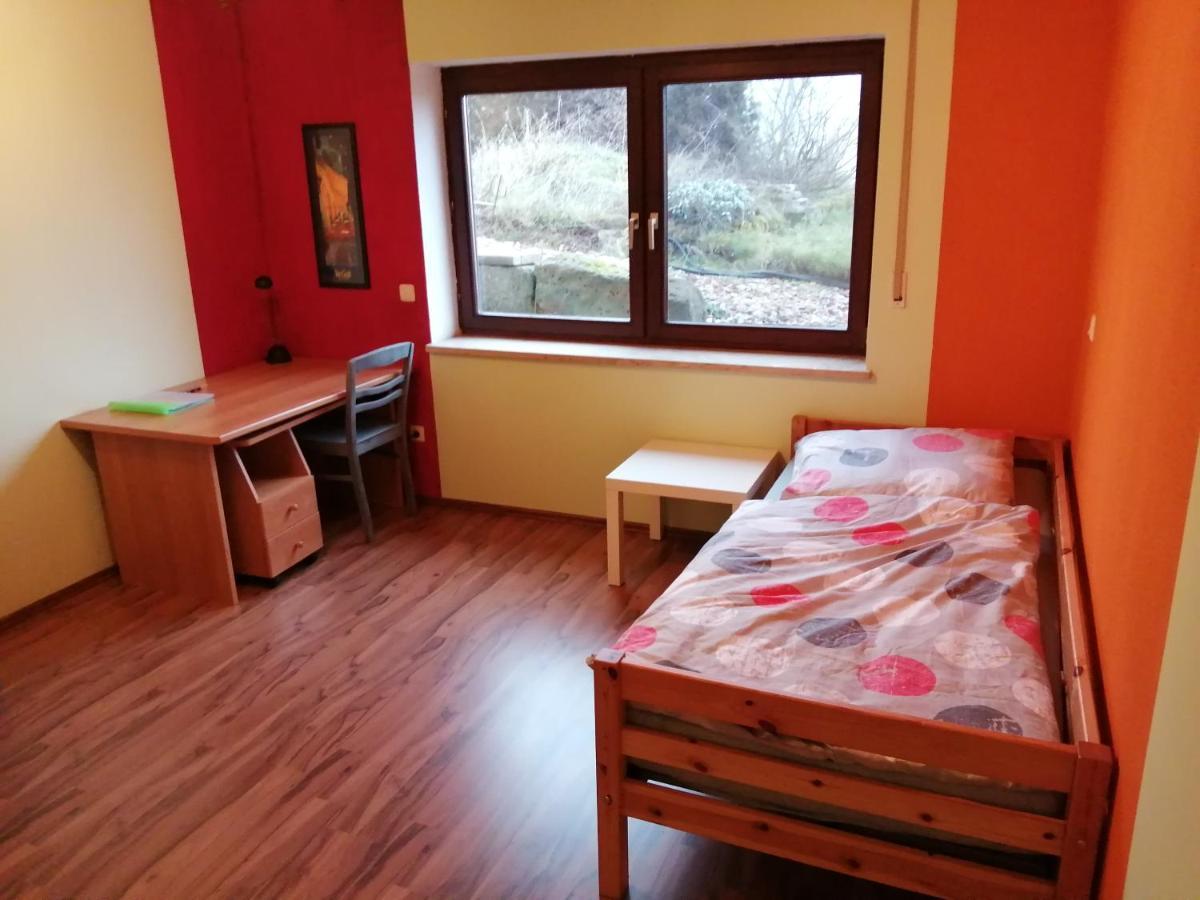 Moderne Ganze Ferienwohnung 1Km Zum Funpark Und Nur 15 Minuten Nach Nuernberg زيمدورف المظهر الخارجي الصورة
